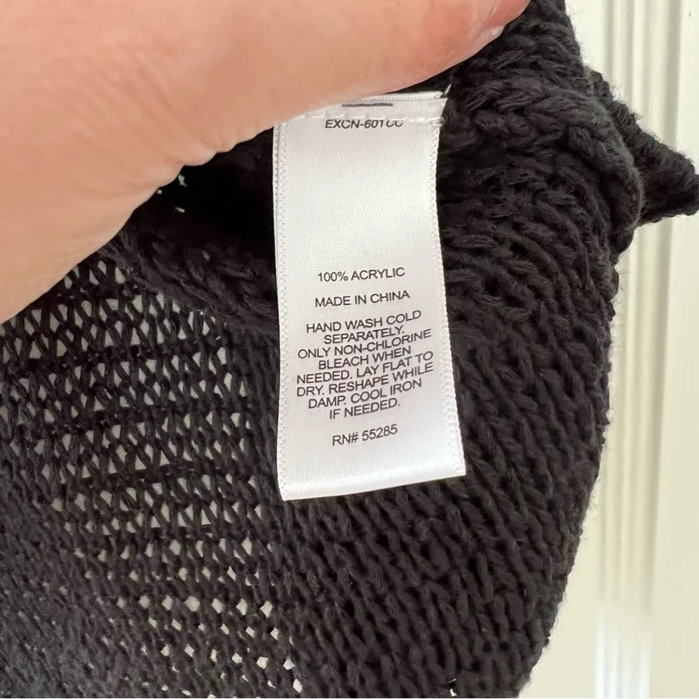 ⭐Express Black Cold Shoulder Cutout Crewneck Ribbed Knit Sweater Size XSmall NWT - Image 5