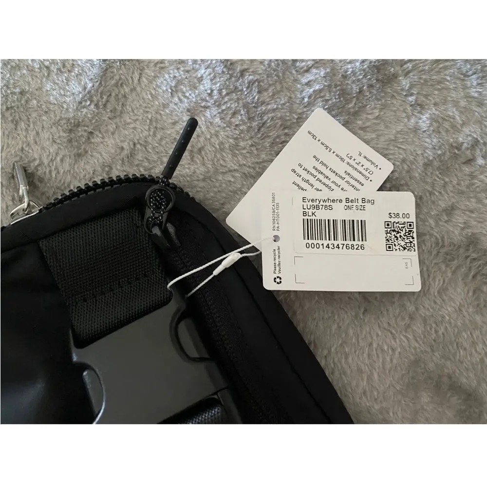 🍋 Everywhere Belt Bag 1 Liter Black NEW WITH TAGS  #1 Gift Of 2022 - Image 5