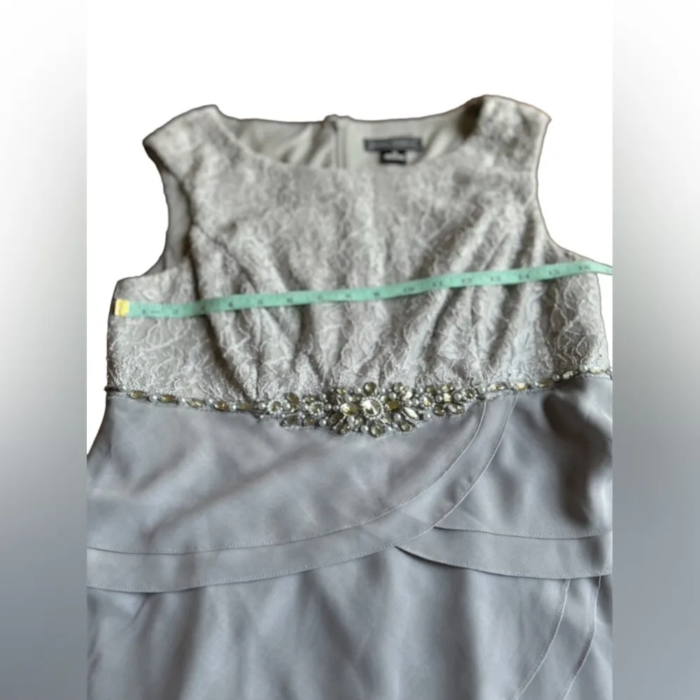 Jessica Howard gray/silver tiered and‎ lace dress size 10 - Image 6