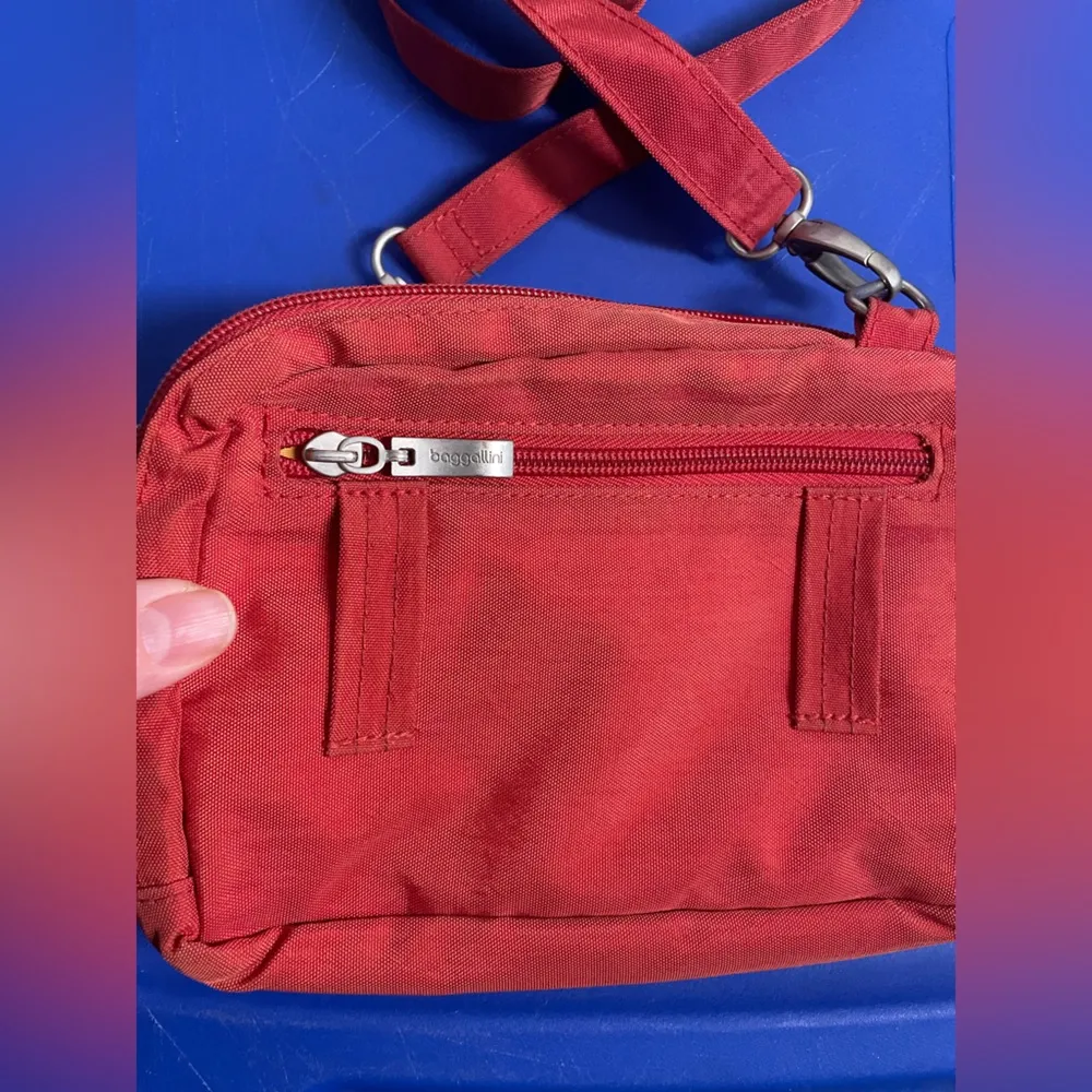 Small Baggallini triple zip Red‎ Crossbody - Image 5