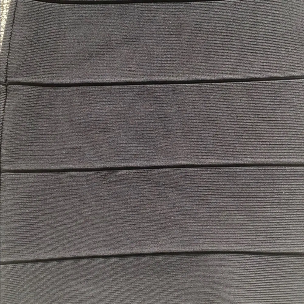 BCBG Maxazaria Bodycon Bandage Skirt - Image 9