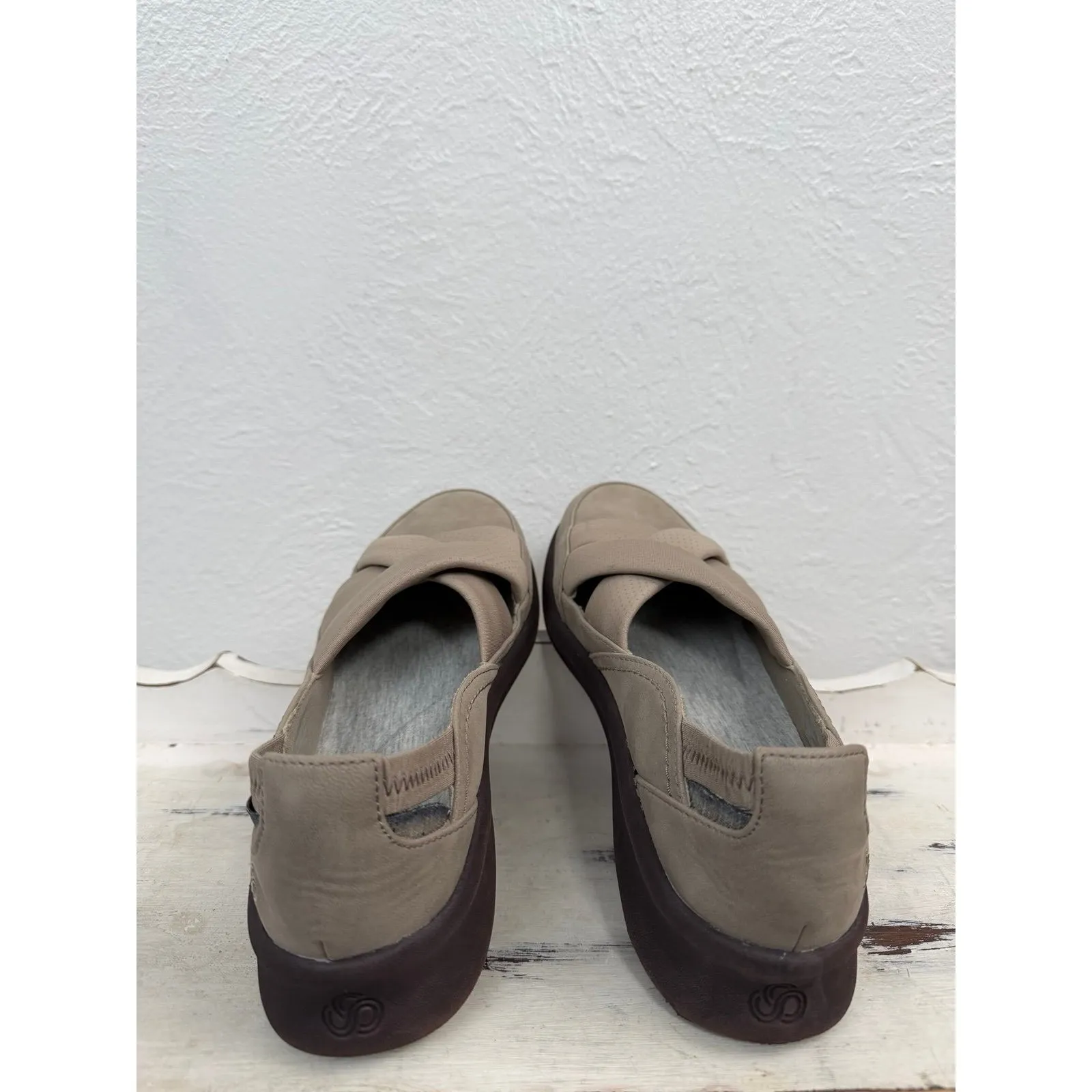 Clarks‎ Cloudsteppers Cushion Soft Slip On Shoes Taupe Beige Women's 8 - Image 3