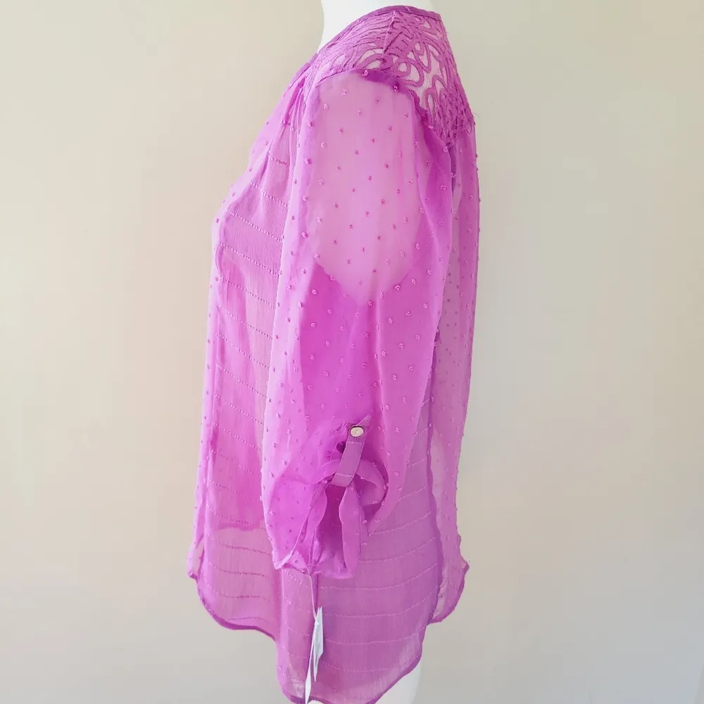 Figueroa & Flower magenta swiss blouse size medium - Image 4