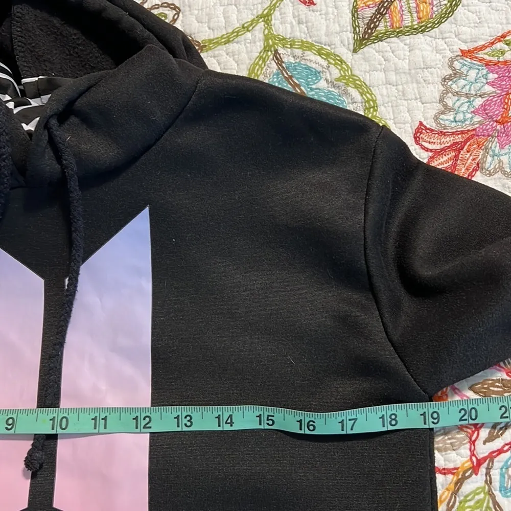 BTS LOVE YOURSELF medium (8) hoodie striped add on sleeves and around neck Black - Image 3