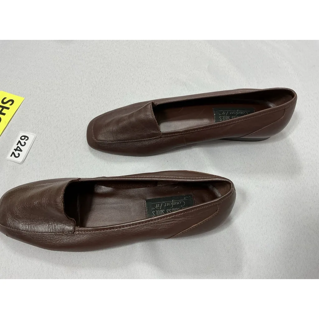 Womans Red Cross Shoes Comfort Fit Loafers Size 8.5 M Brown - Image 2
