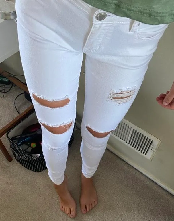 Urban Outfitters Ripped white Jeans  - Image 3