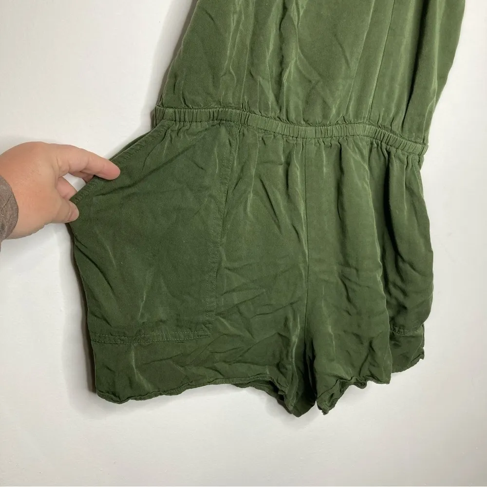 Old Navy olive‎ green romper size medium - Image 2