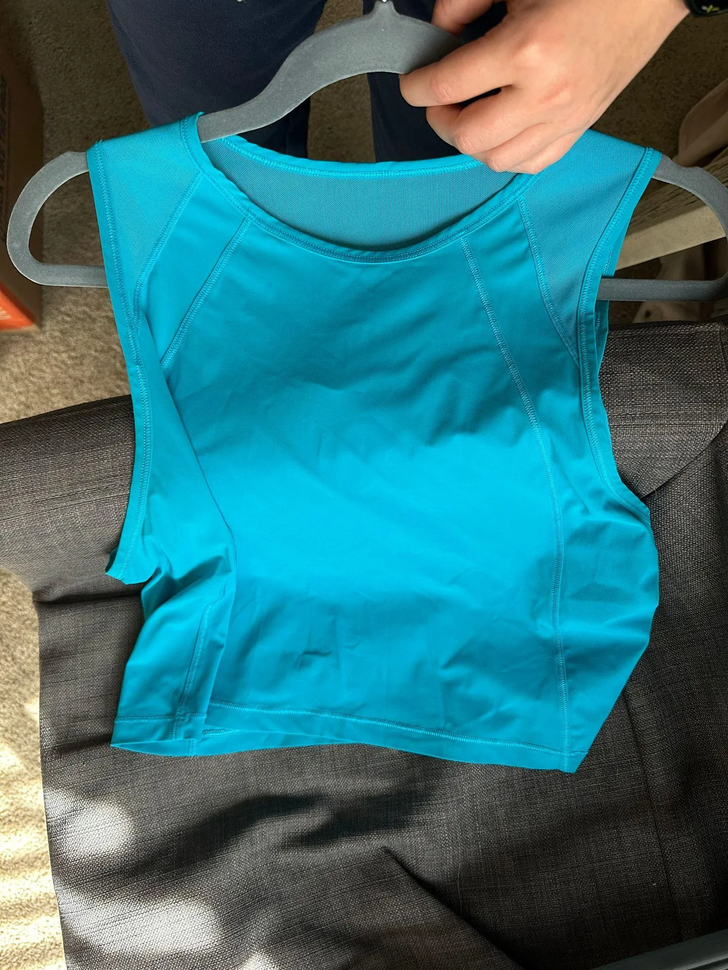 Cropped Workout Tank - Image 4