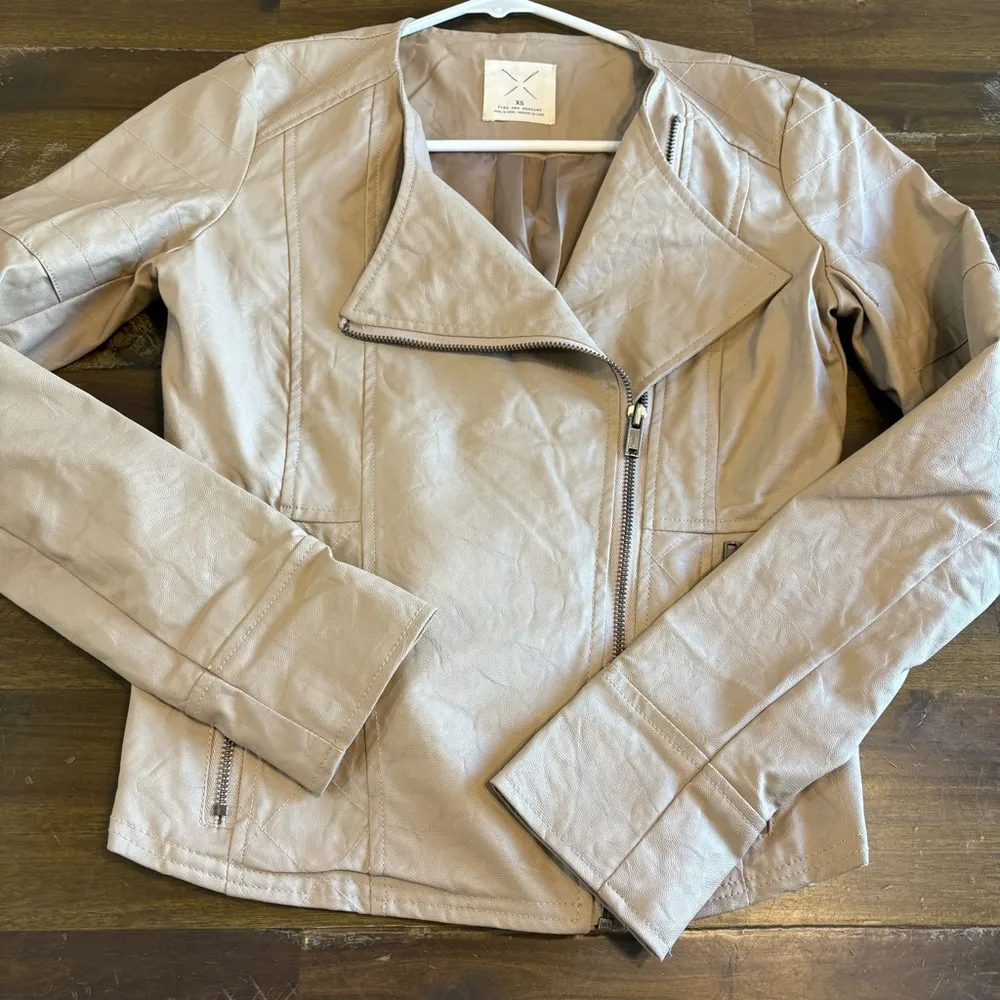 Anthropologie Pins & Needles Tan Hyde Moto Jacket Motorcycle Rocker Metal - Image 6