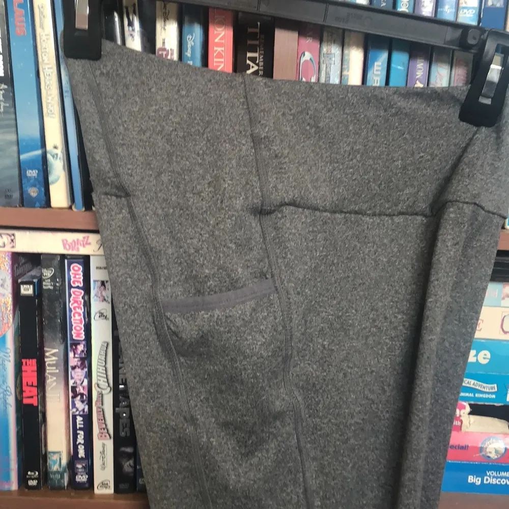 GymShark Heather Gray Side Pockets Leggings Sz S - Image 12