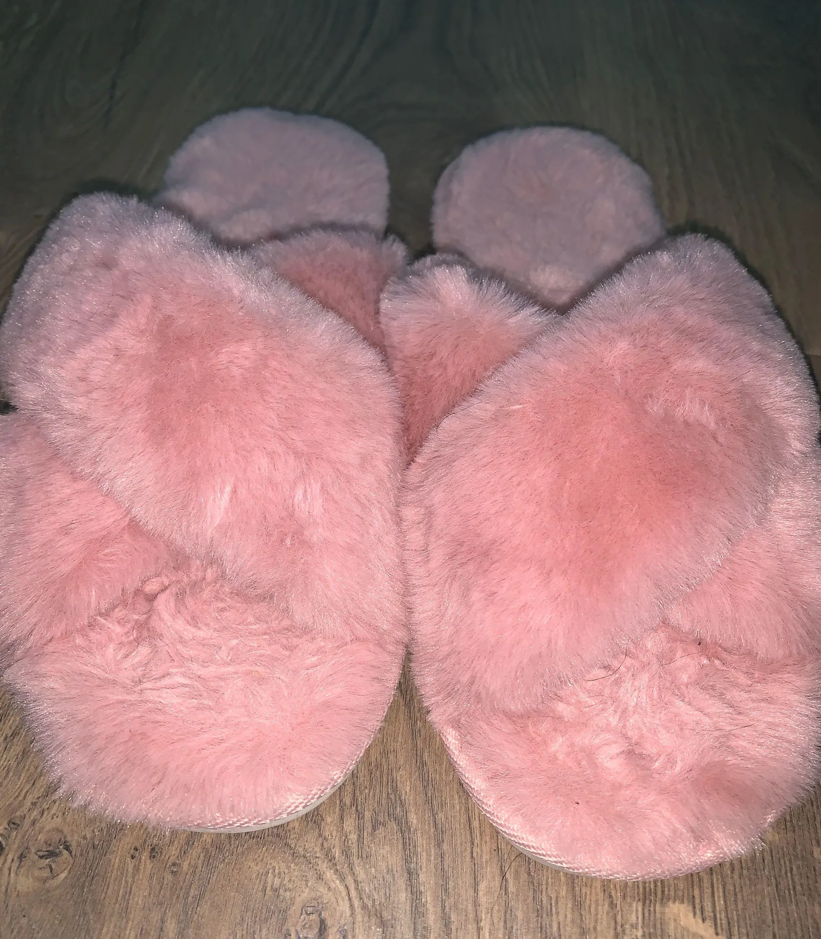 Fuzzy Slippers Pink Size 8 - Image 2