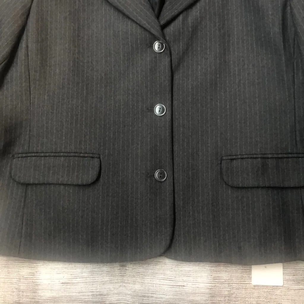 Alfred Drunner sz 12P gray pinstripe lady’s blazer - Image 2