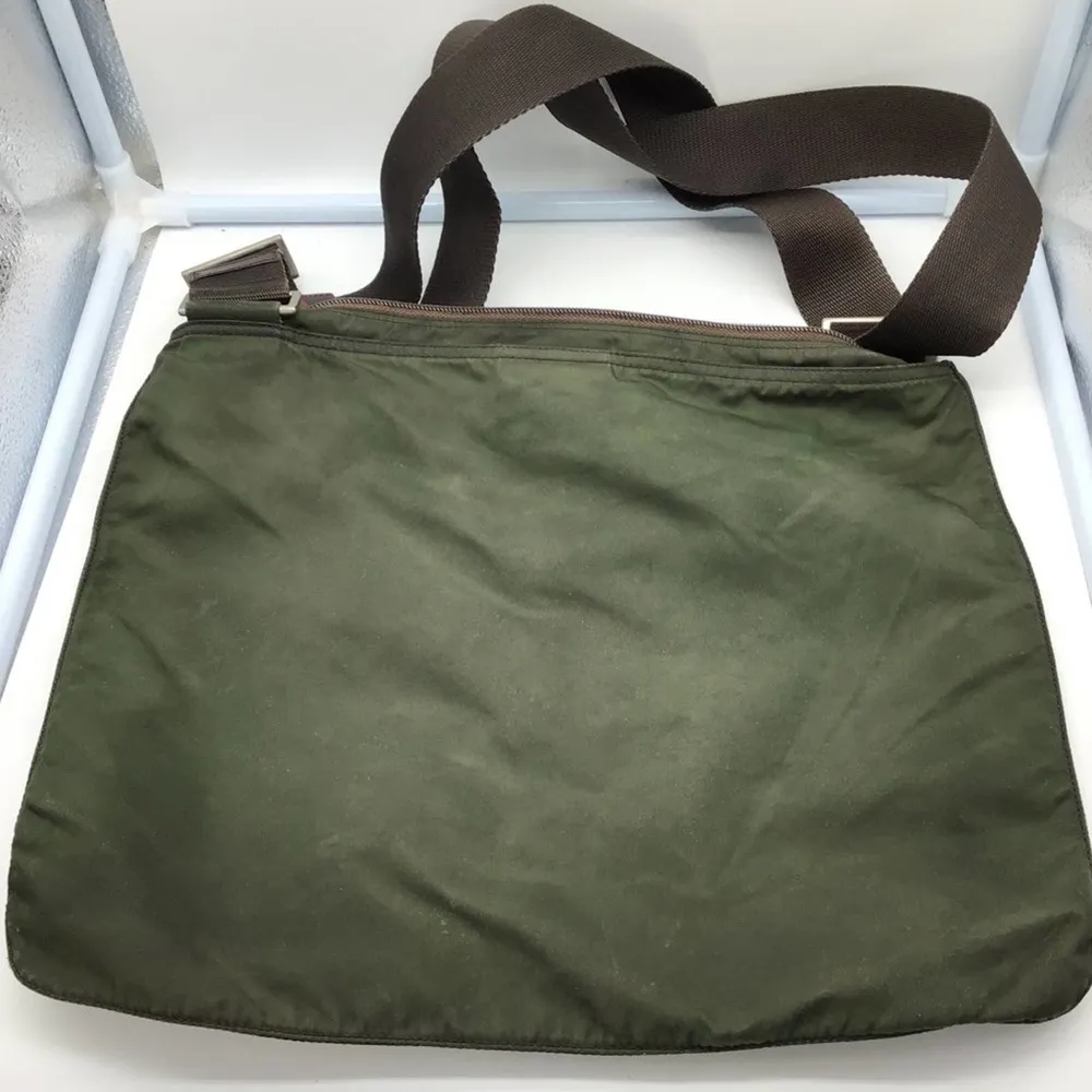Prada  authentic green nylon shoulder bag - Image 3