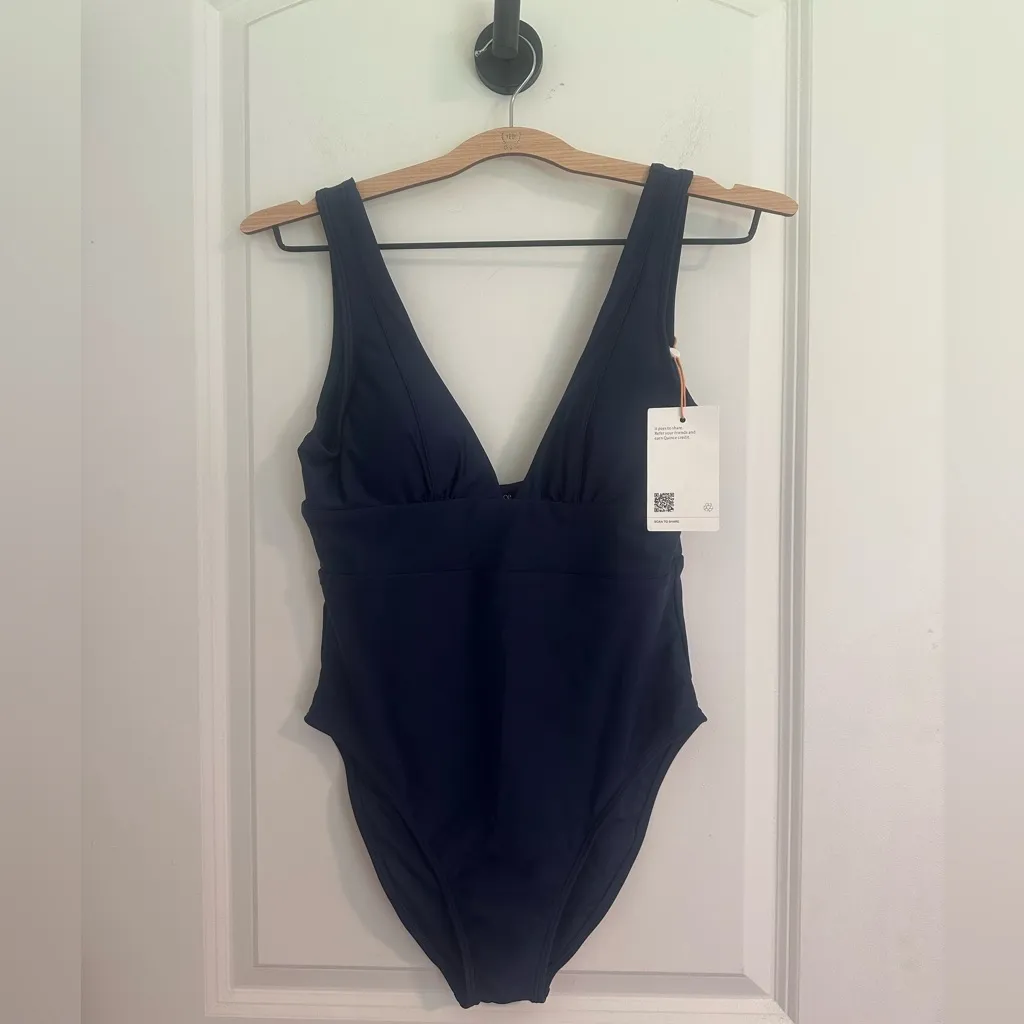 Quince Navy Blue One - Image 5