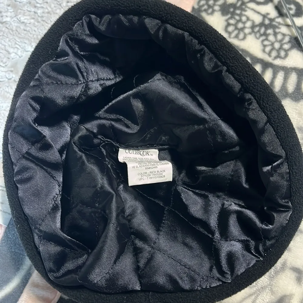 Outbrook Black Fleece Cap Hat - Image 7