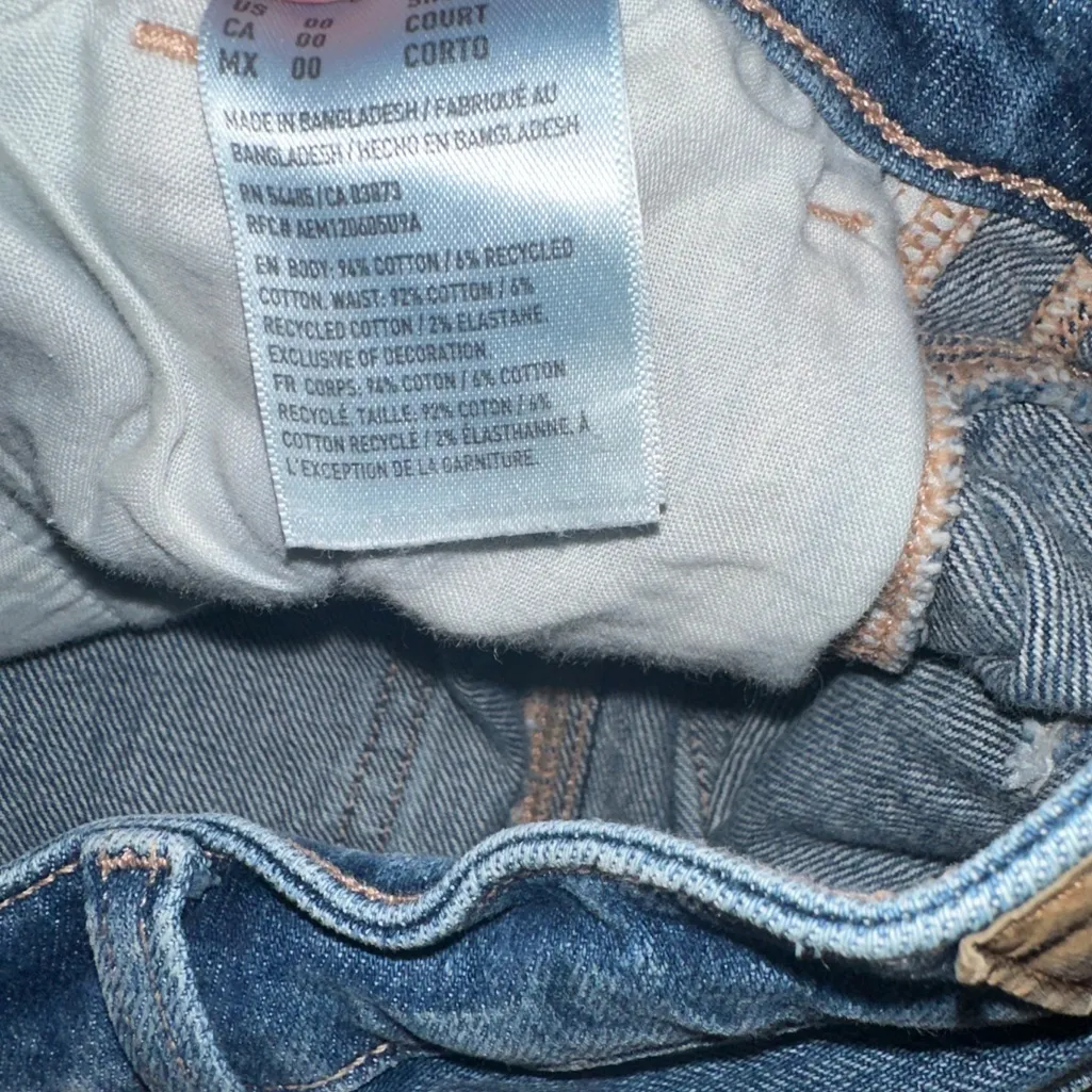 American Eagle MOM jeans distressed size 00 short - Image 6