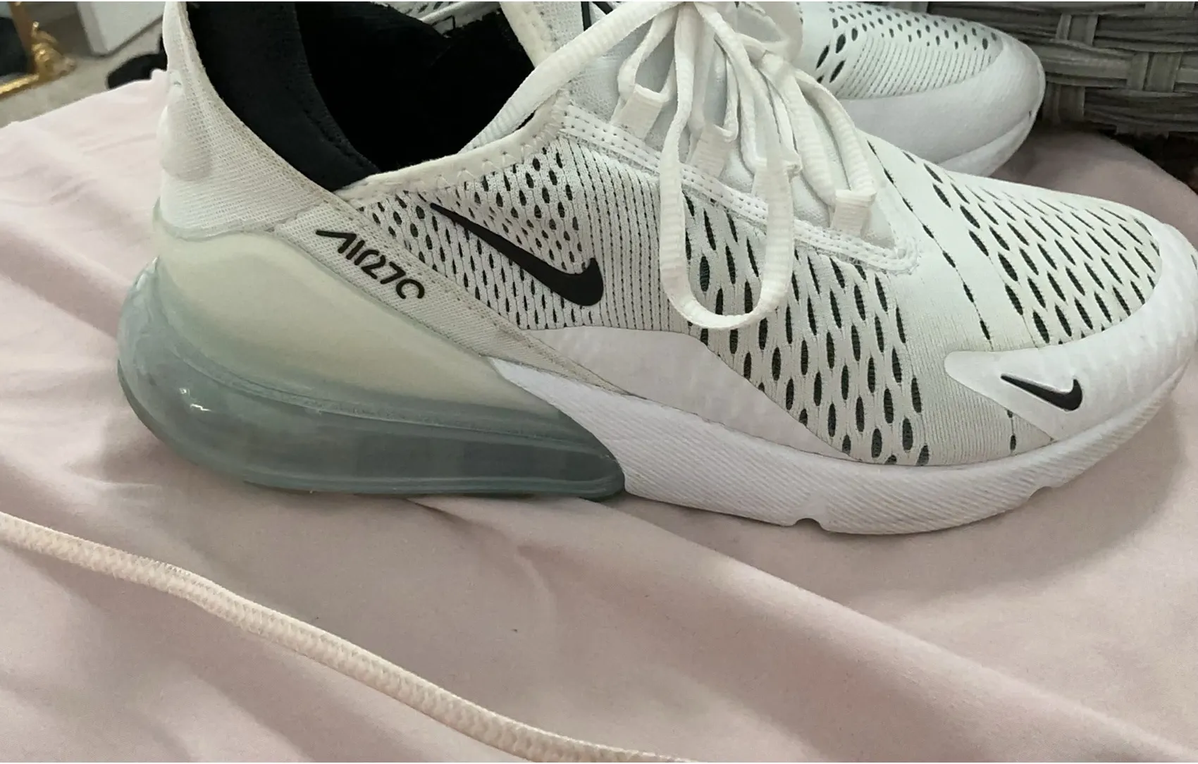 Nike Women’s  Air Max 270 Shoes - Image 4