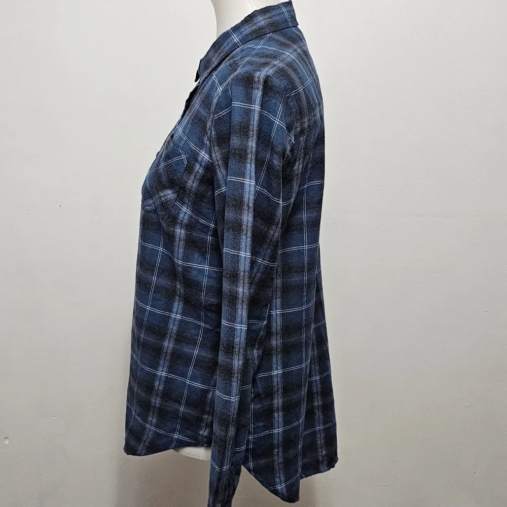 Alexander Jordan Blue & Gray Plaid Flannel Button Down Size Medium - Image 3