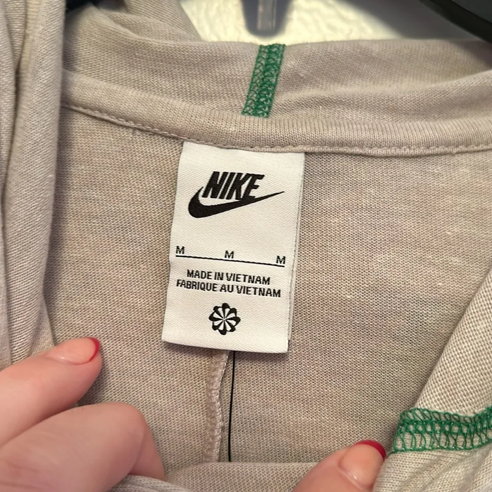 NWT Nike Oregon Ducks Sweatshirt Medium - Image 5