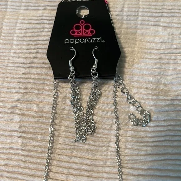 NWT Paparazzi silver “land of‎ the free” necklace with signature earrings - Image 3