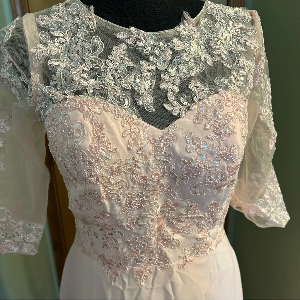 Light pink chiffon short sleeveMother of the Bride dress sequins appliqué size 6 - Image 5