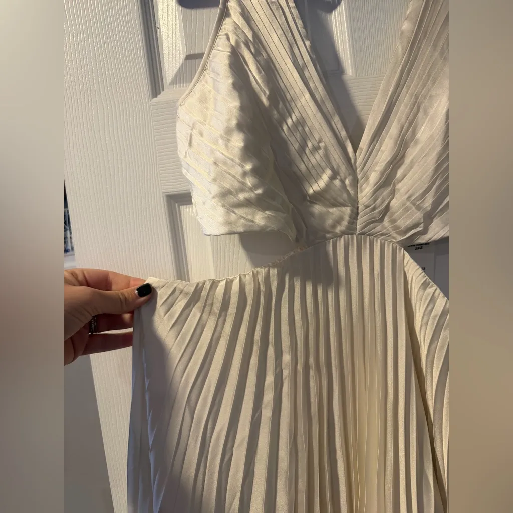 Abercrombie & Fitch Giselle Pleated Cutout Maxi Dress size Large NWT - Image 5