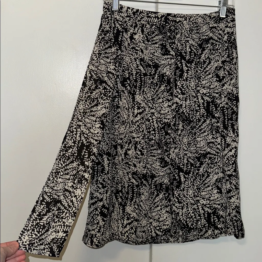 Who What Wear Swing Skirt Black & White Fern Print Women’s 6 - Image 3