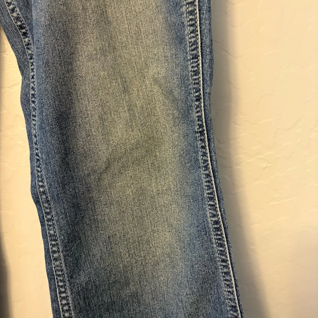 Ariat Rebar mid rise medium wash boot cut jeans size 31 S - Image 8