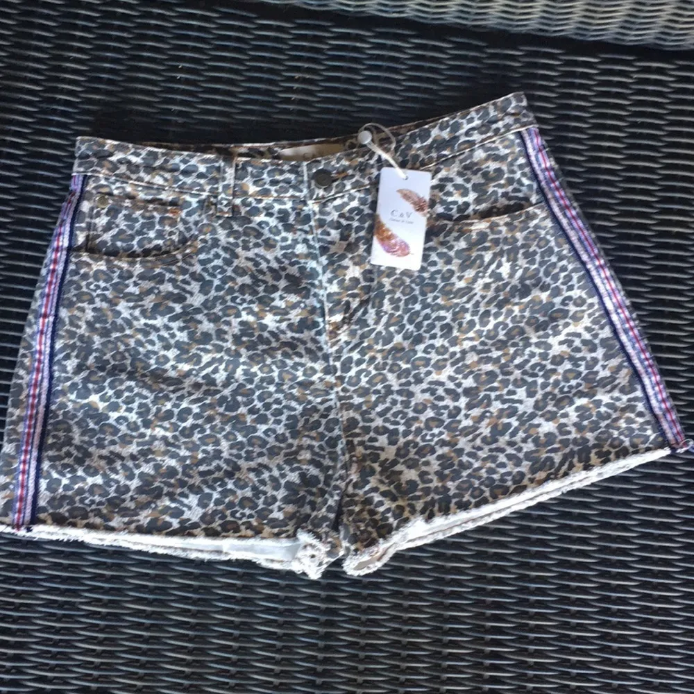 Chelsea & Violet Denim Leopard Print Shorts - Image 2
