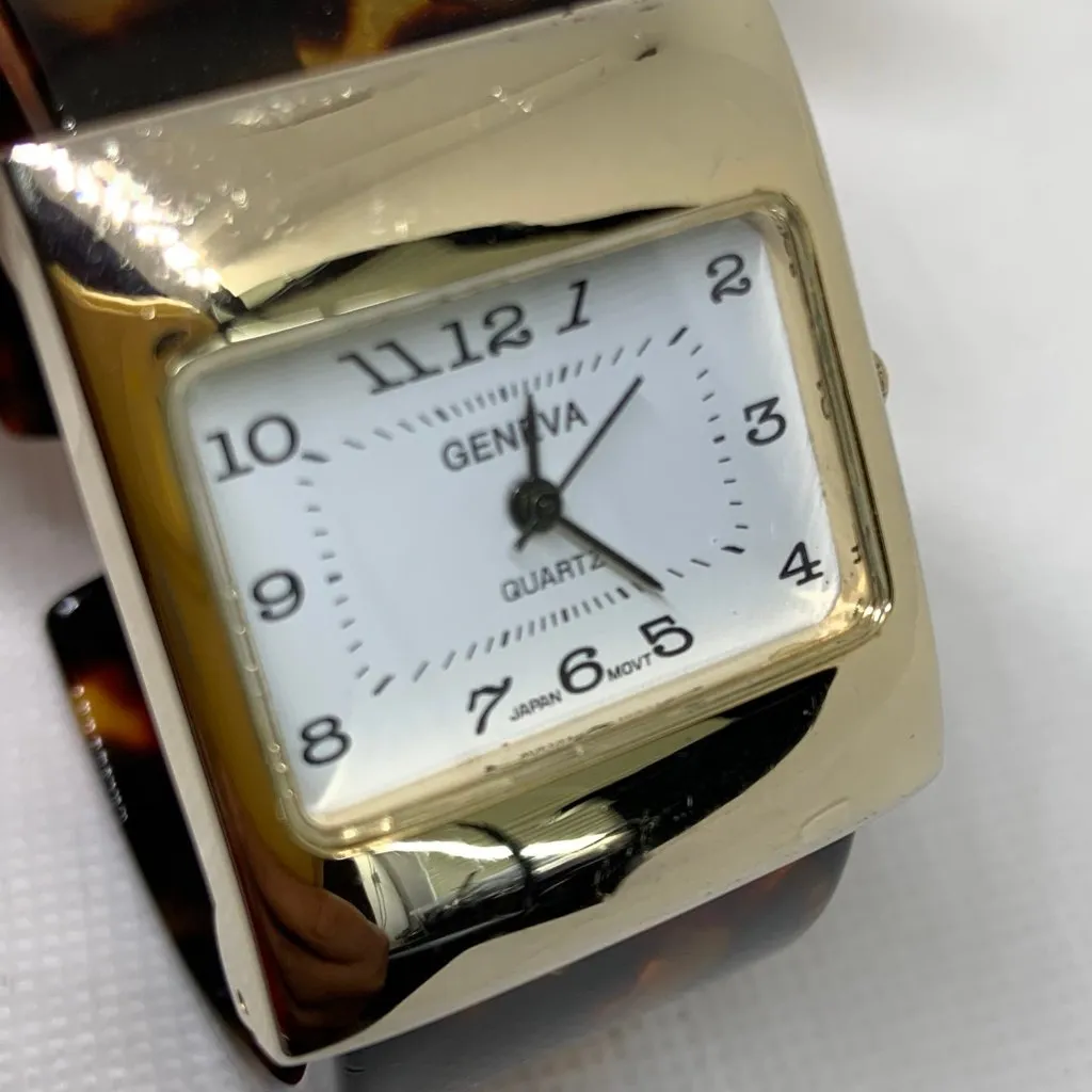 Geneva women's cuff watch gold tone 30mm Quartz tortoiseshell size 6” running - Image 2