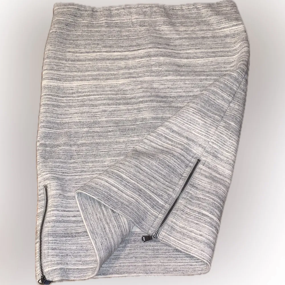 LOFT Petites Ann Taylor Stretchy Fleece Marled Gray Zipper Slit Pencil Skirt XSP - Image 4