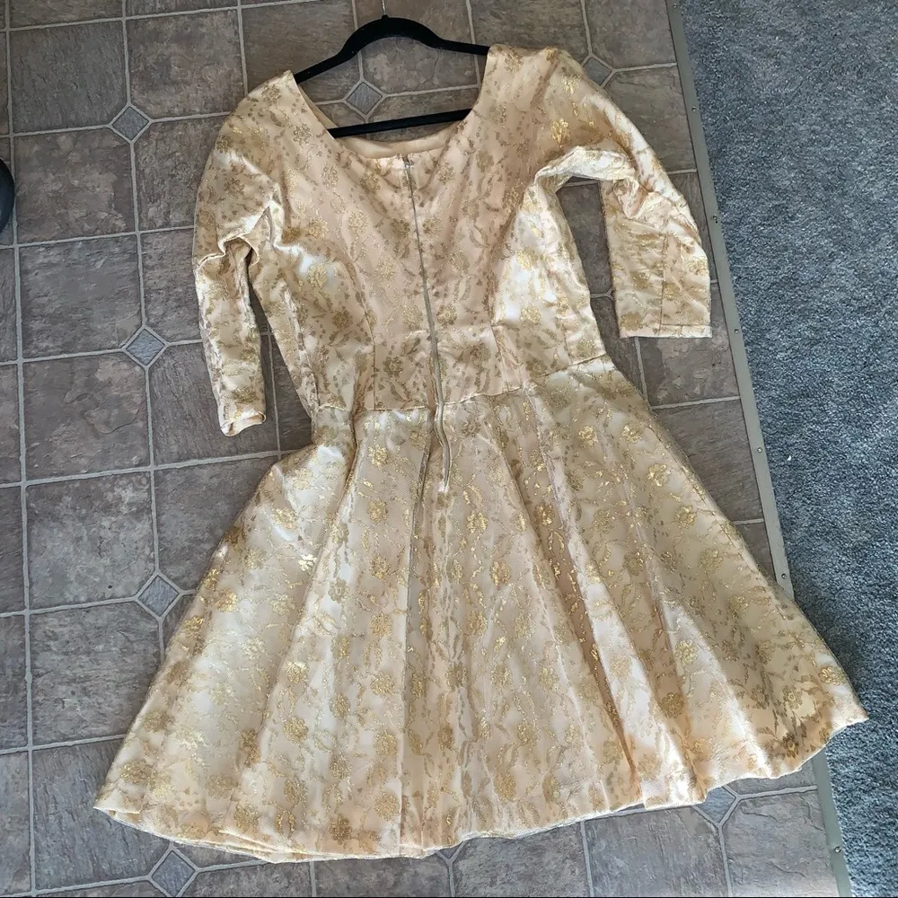 Vintage 1950s Jonny Herbert Original Beige & Gold Lace Cocktail Dress Size undefined - Image 2
