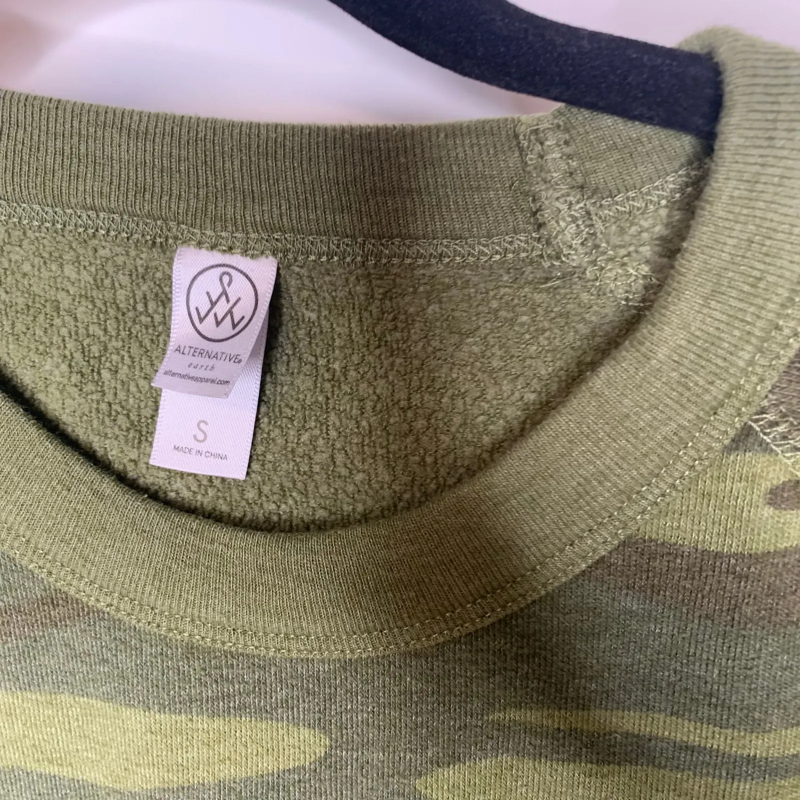 Camo Crew Neck Sweatshirt KC Sz Small - Image 9