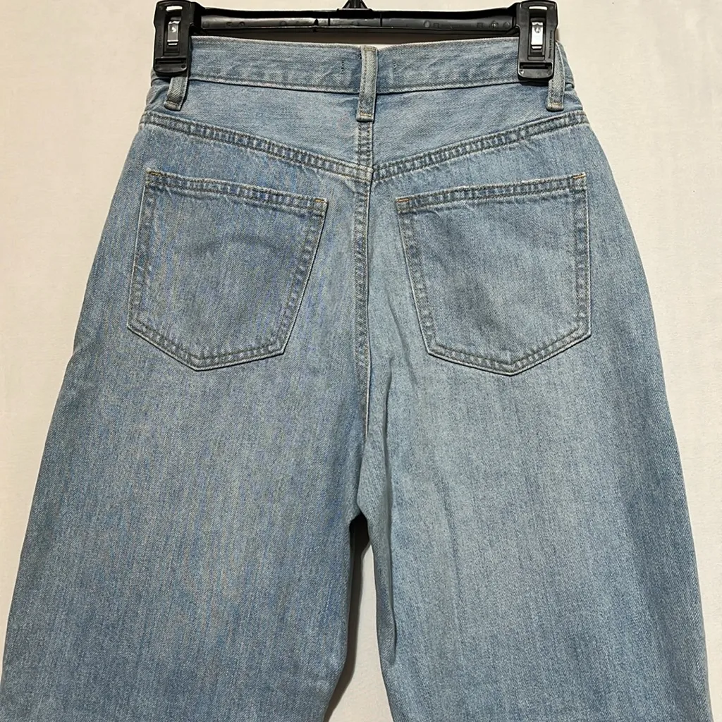 Uniqlo Women's Light Blue Distressed Jeans size‎ 11 - Image 9