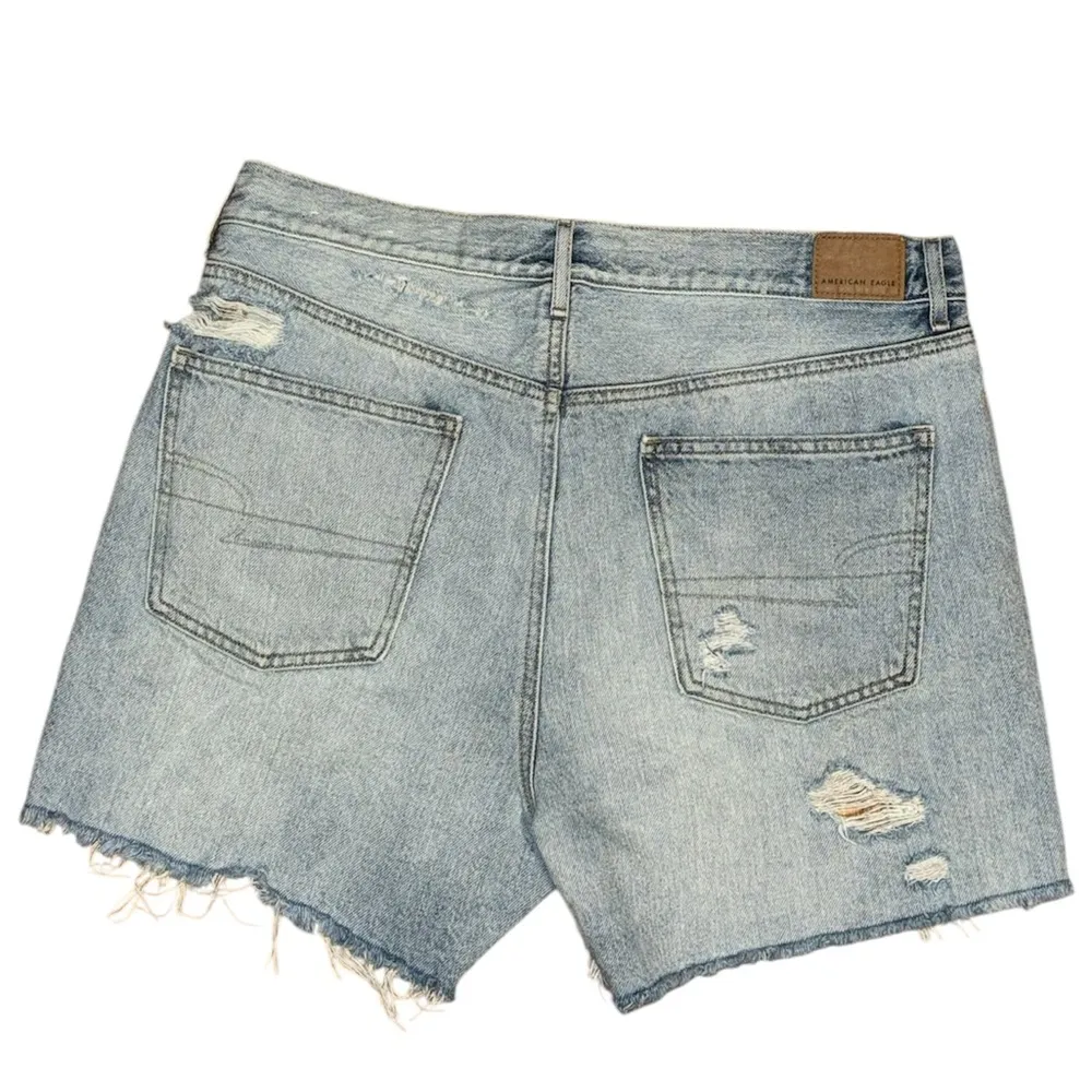 American Eagle 90s Boyfriend Distressed Denim Shorts Light Wash Women’s 12 - Image 2