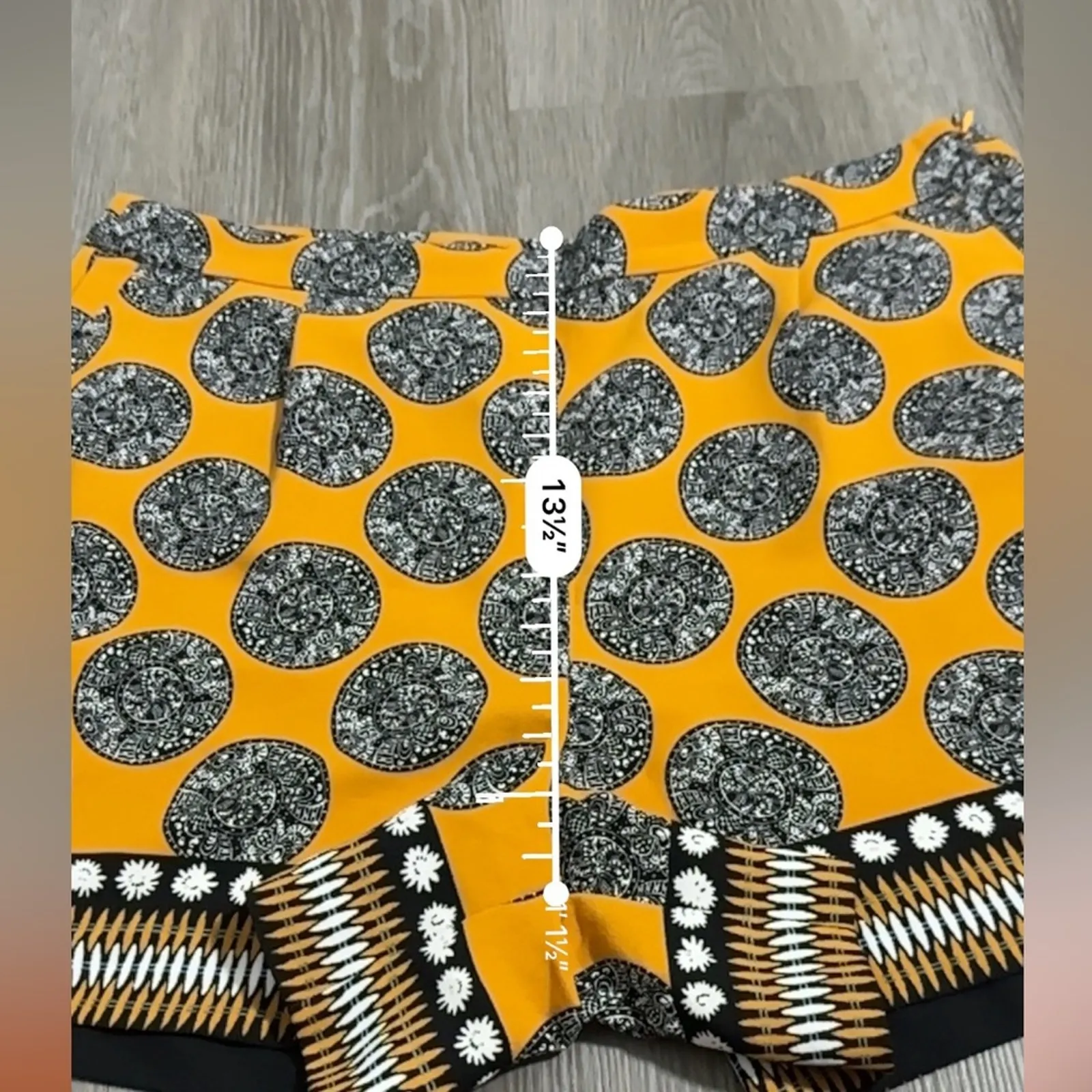 Ann Taylor Factory Mustard Yellow Medallion Drapey Pleat High Rise Shorts‎ Sz 14 - Image 7