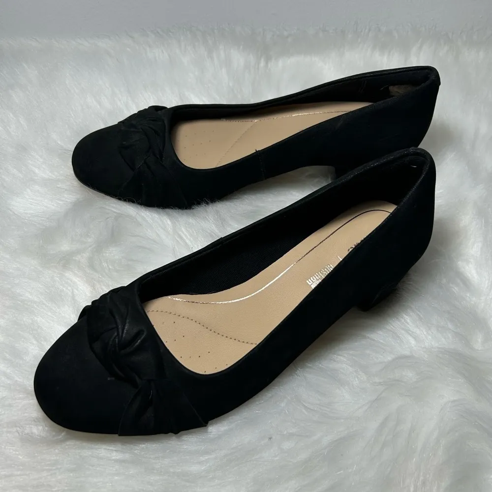 Clarks Orabella Lily Nubuck Court Size 7M - Image 4