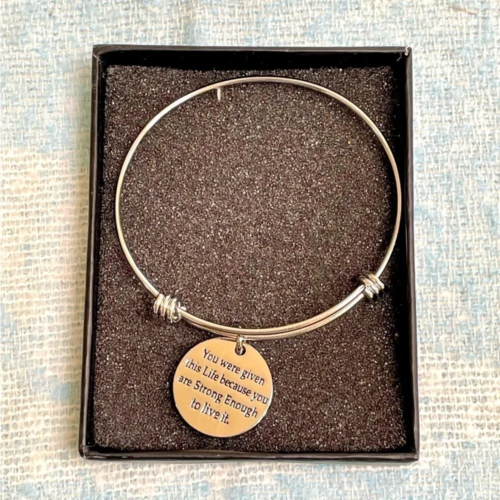 Bracelet with Dangle Charm New In Box Silver - Image 6