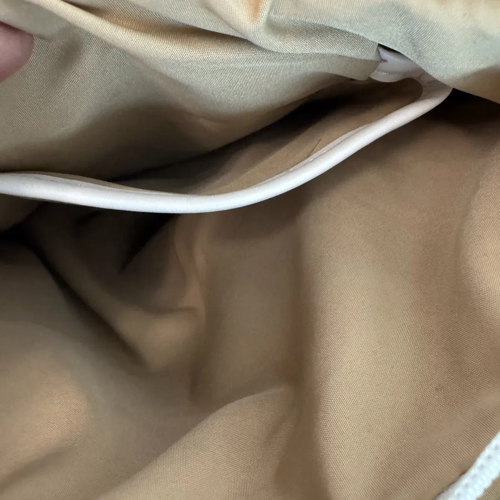 Giani‎ Bernini White Shoulder Bag with Adjustable Strap and Textured Finish - Image 11