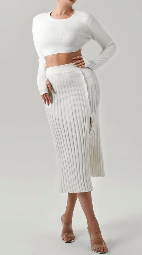 HIGH SLIT LONG SLEEVE PLEATED KNIT SWEATER AND SKIRT MATCHING SET - Image 10