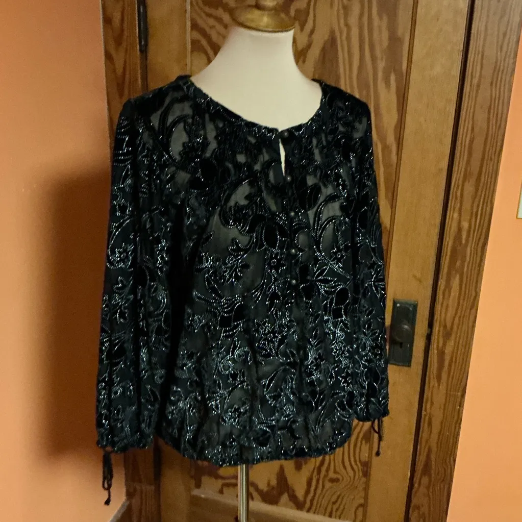 Lucky brand black shimmery dressy blouse - Image 8