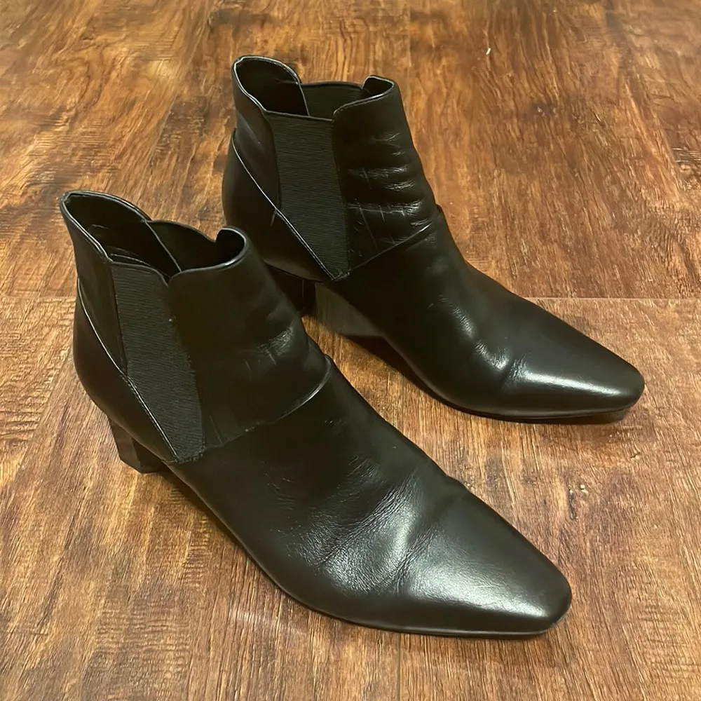 Donald J Pliner Fate leather ankle booties Black Size 6.5 - Image 2