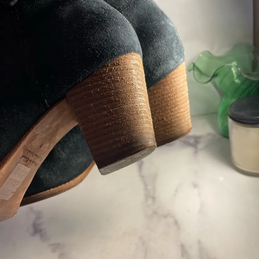 Madewell The Billie Suede Anke Boot in black 9 - Image 7