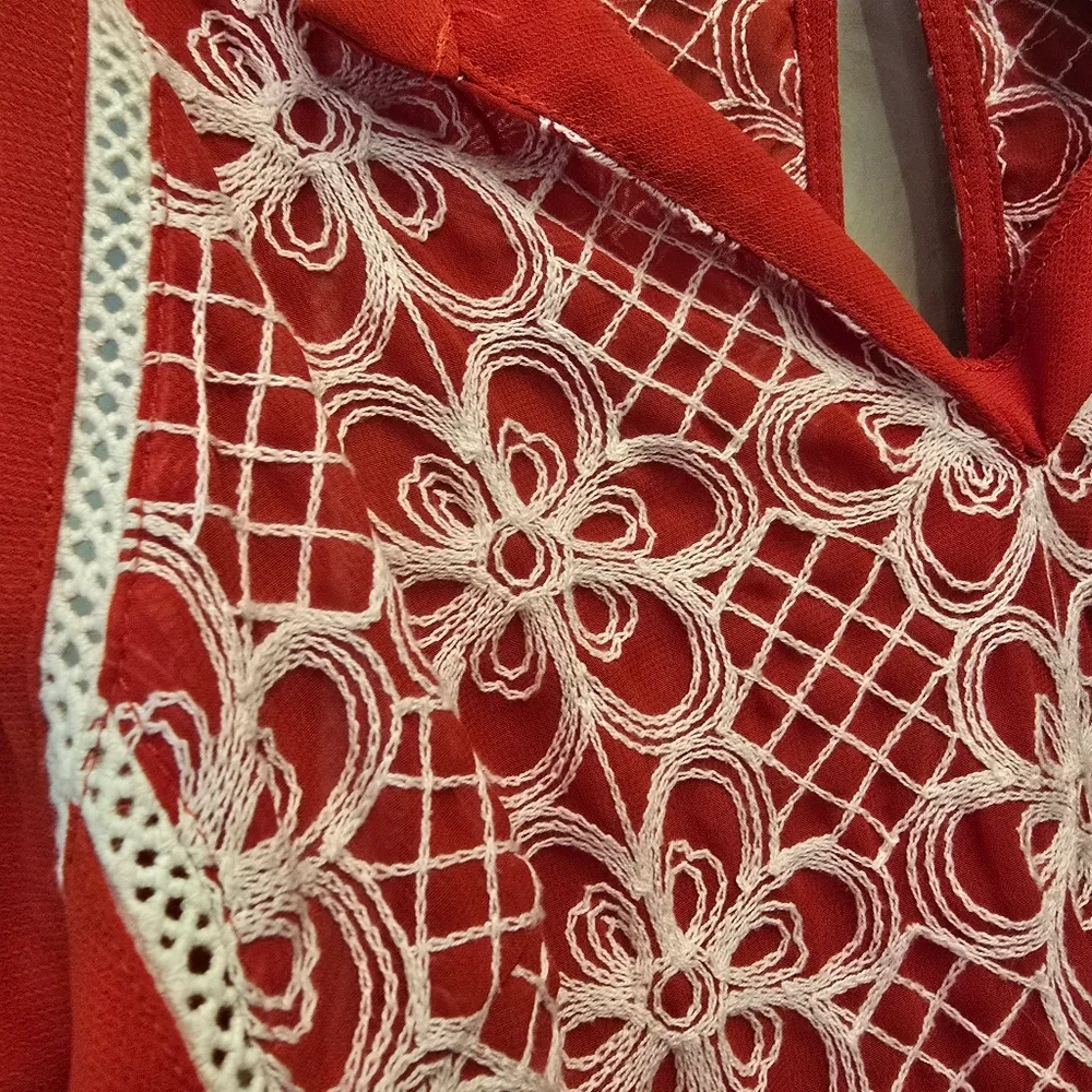 {1X} Torrid Red White Floral Crocheted Sleeveless Top - Image 7