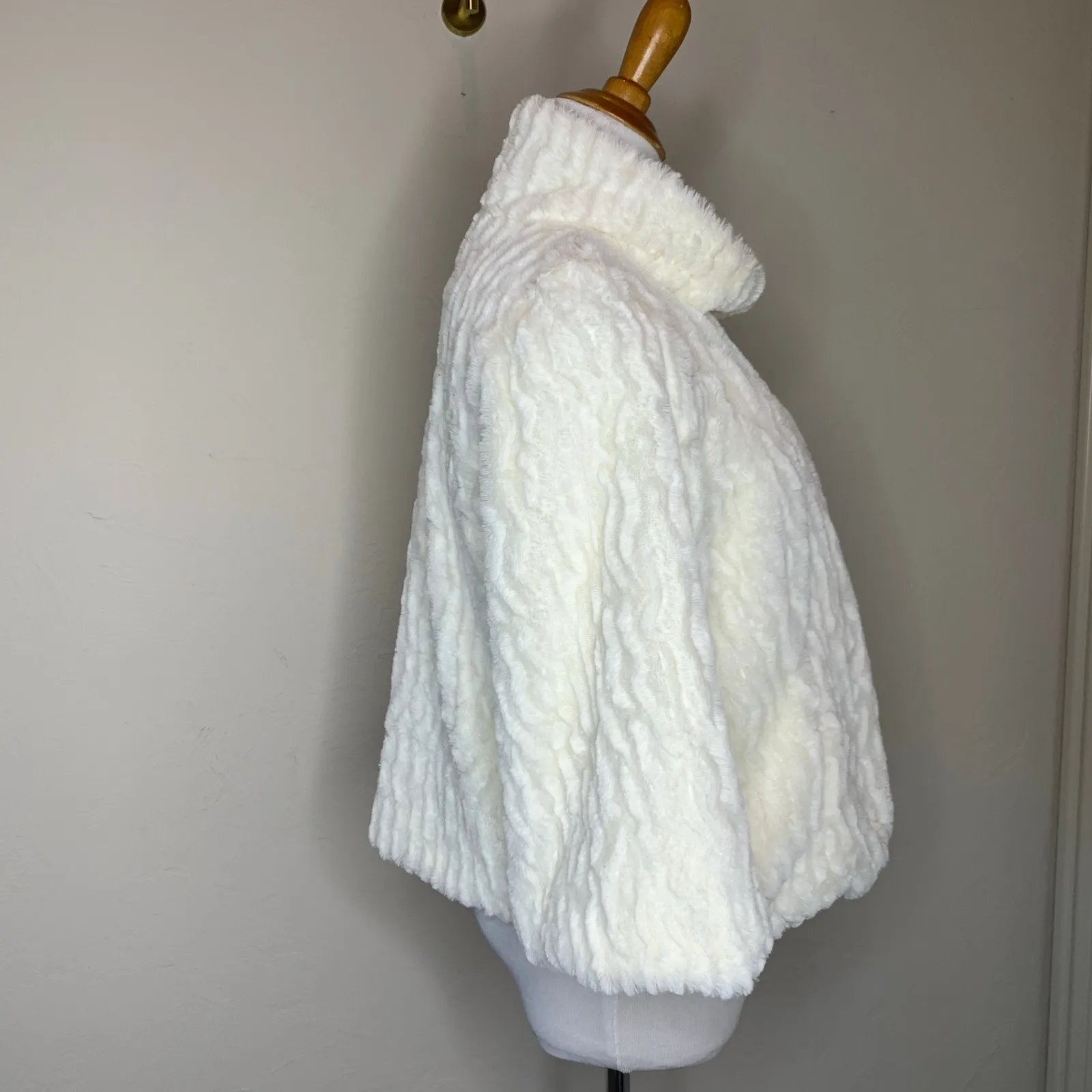 High Neck Faux Fur Textured Jacket Cream Sz Small - Image 4