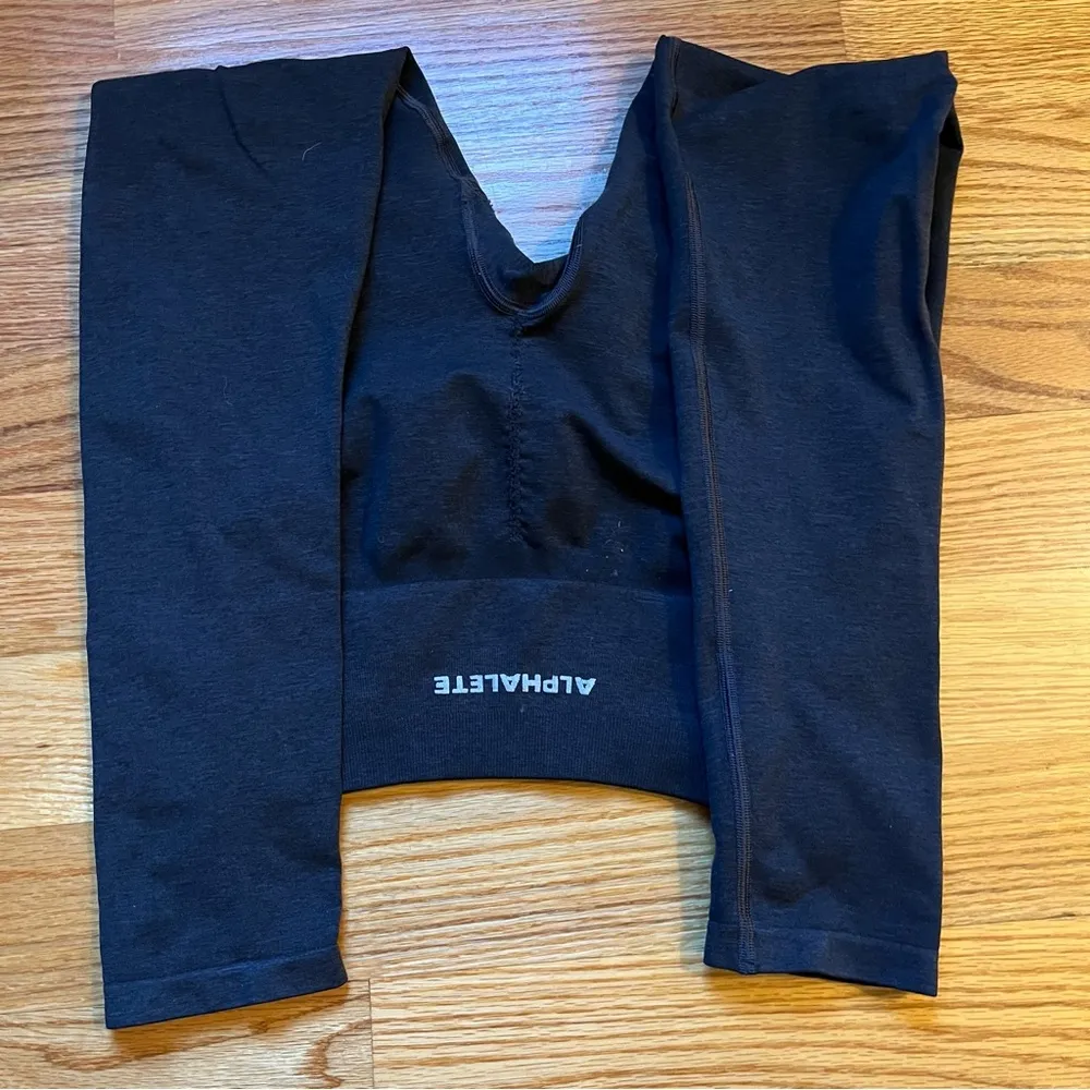 Alphalete dark gray leggings - Image 4