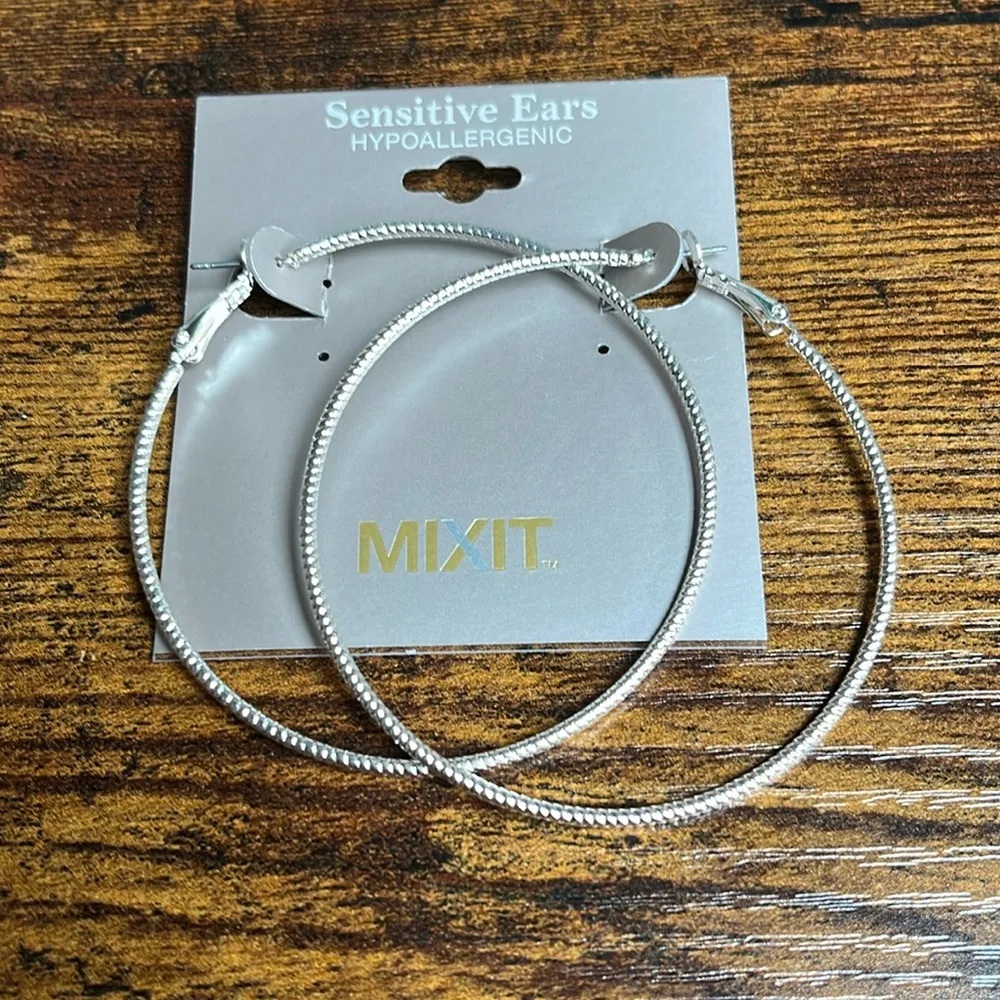 Mixit  Silver Hoop Earrings for Sensitive Ears - Image 2
