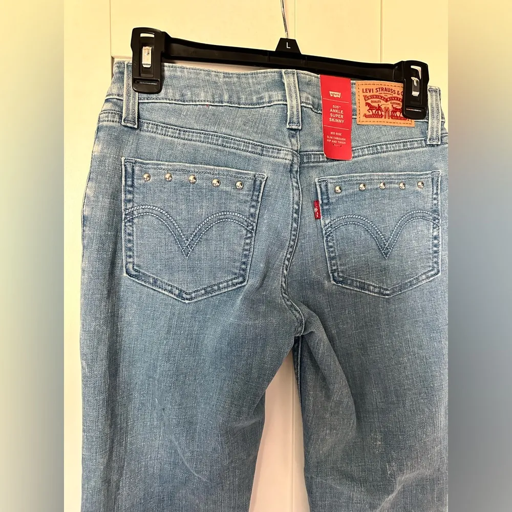 NWT Levi’s 535™ ANKLE SUPER SKINNY MID RISE SLIM THROUGH HIP AND THIGH - Image 8