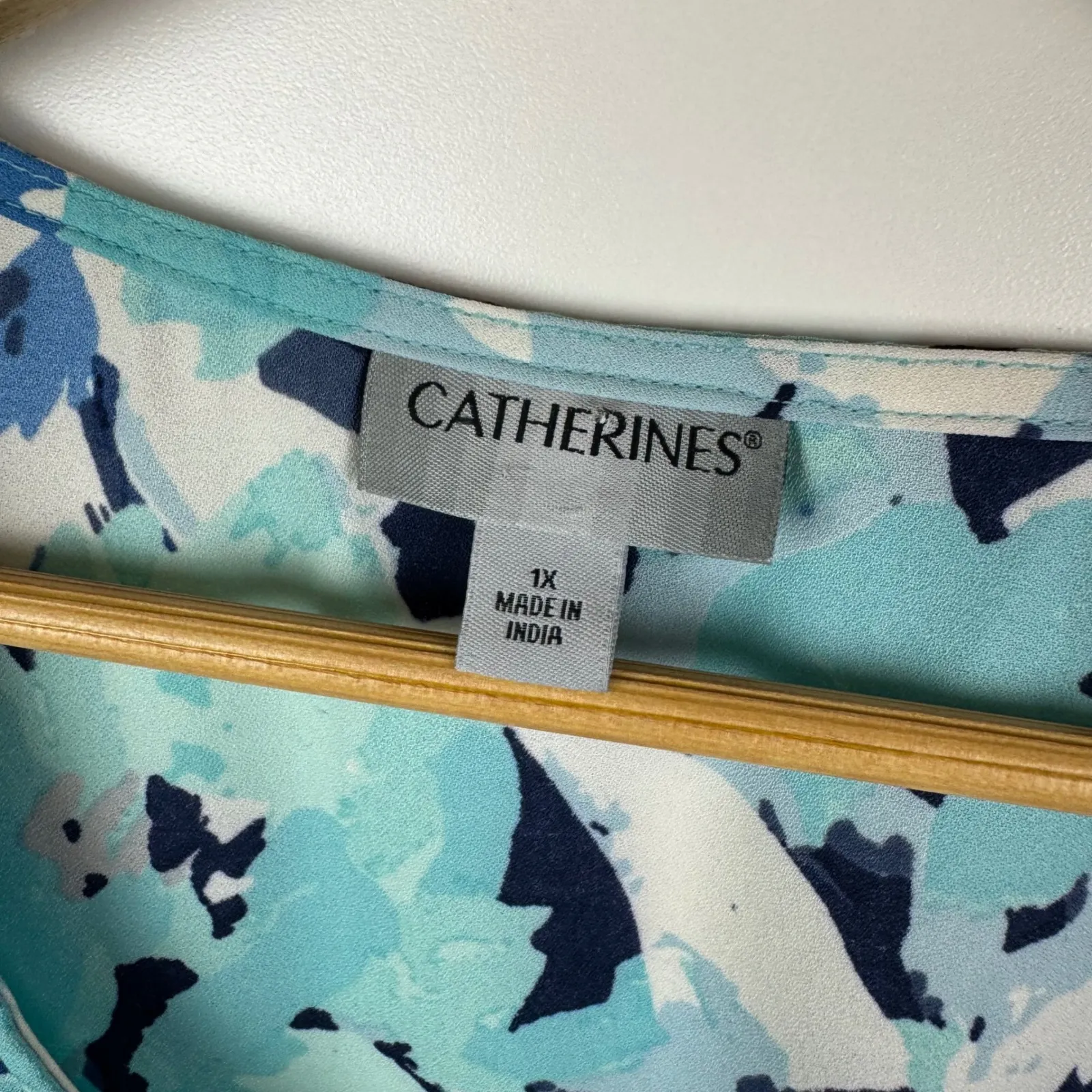 Catherines Abstract Print Asymmetrical Hem Blouse Size 1X Blue 3/4 Sleeve Flowy - Image 10