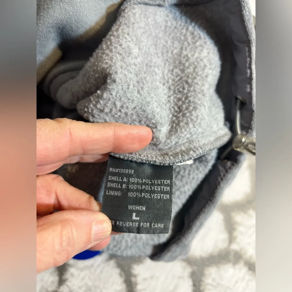 New Balance Gray Hooded Jacket, zipper pockets, mixed textiles for unique design - Image 11